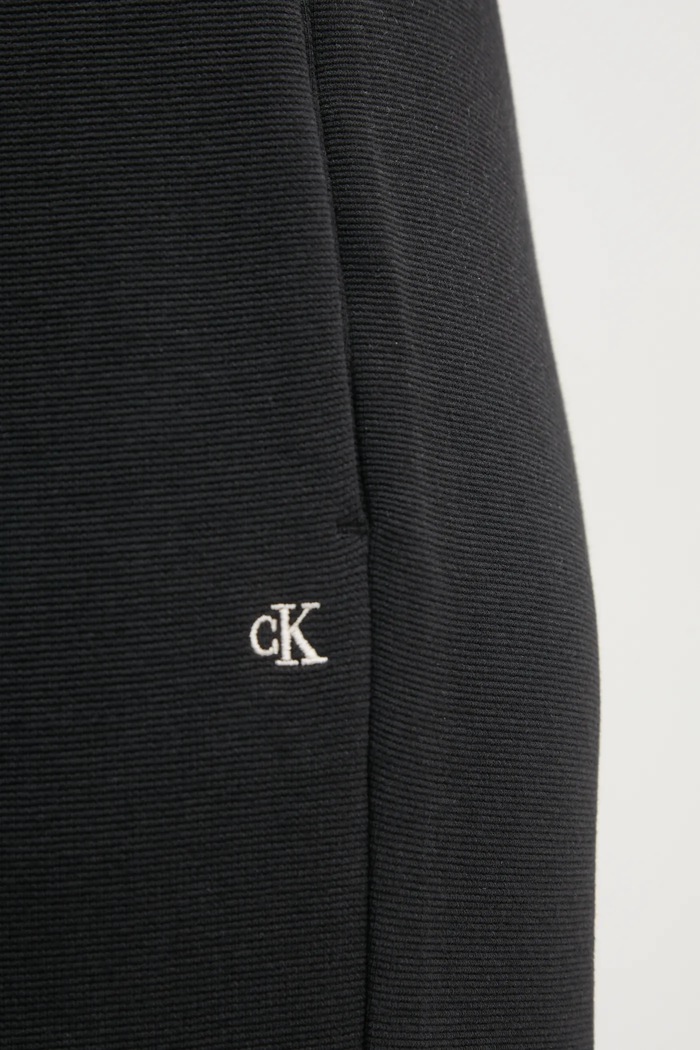 Панталон Calvin Klein Jeans черен J20J225537