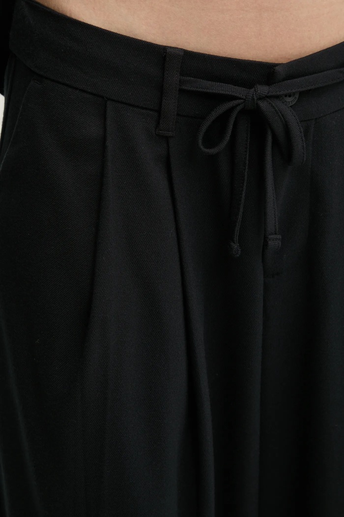 Hollister Co. spodnie czarny KI356.5047.900