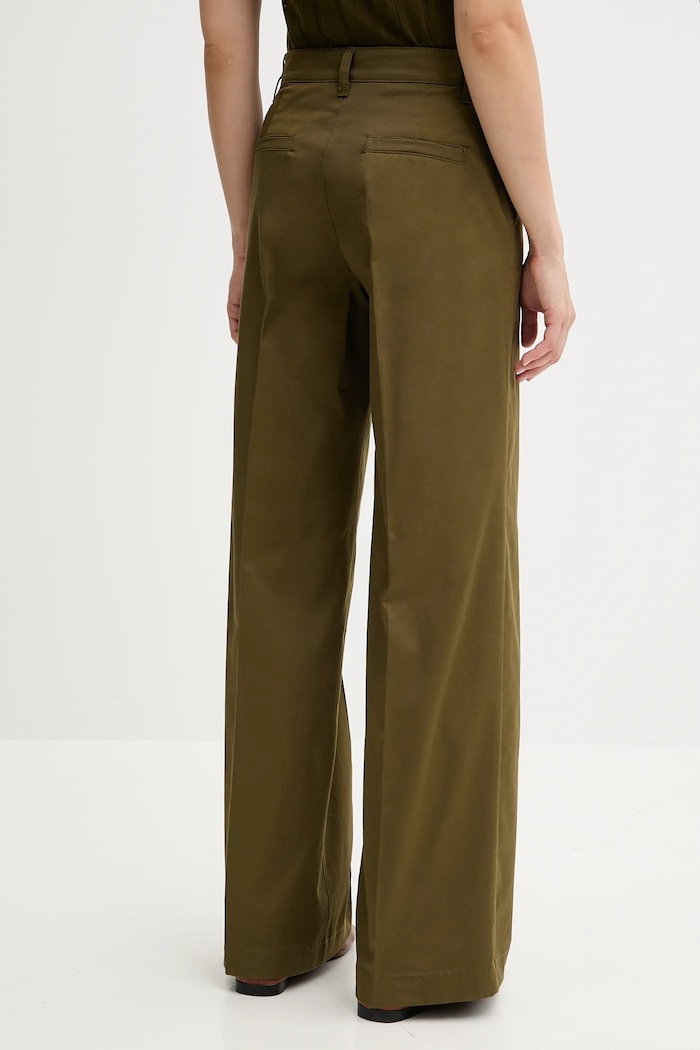 Abbigliamento Sisley pantaloni 4ED4LE03G verde