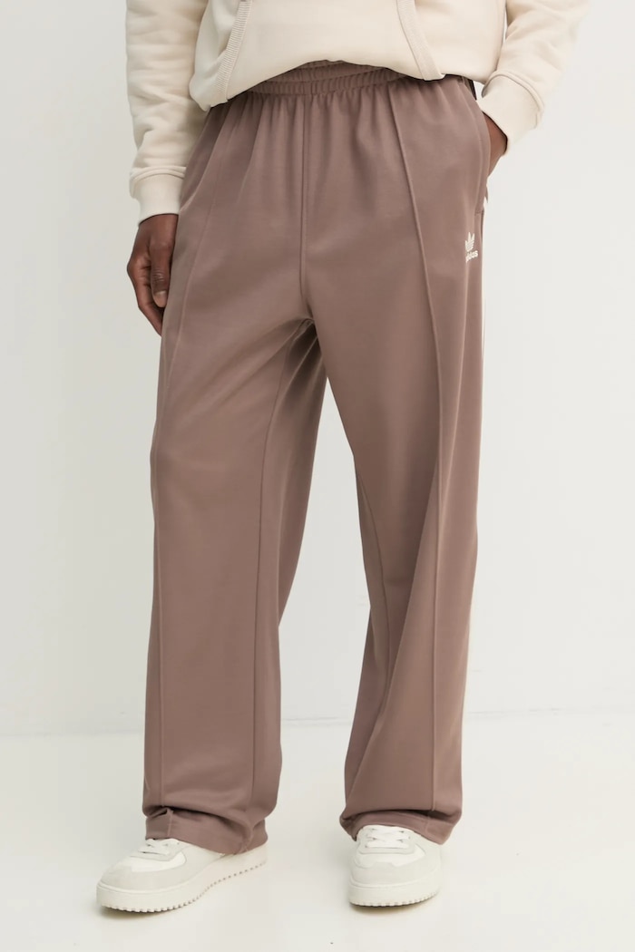 Спортен панталон adidas Originals Firebird кафяв JP1067