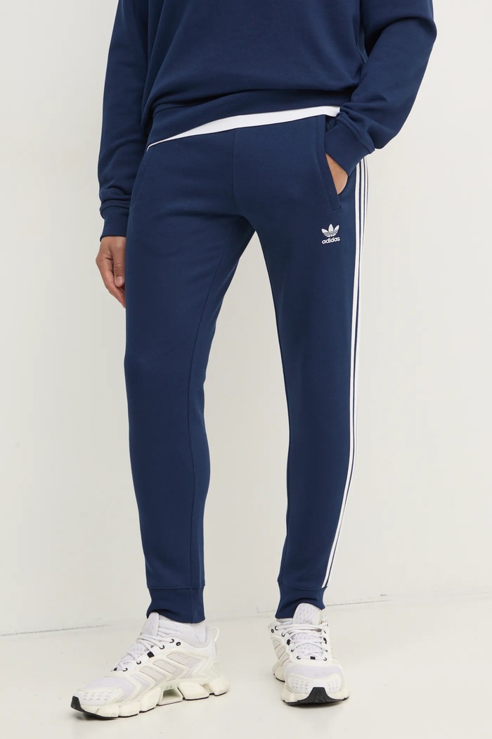 Tepláky adidas Originals 3-Stripes pletenina tmavomodrá IM9319