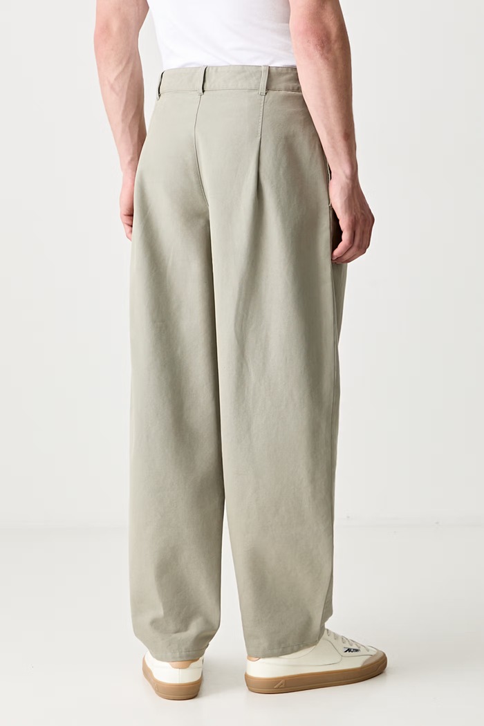 Odzież A.P.C. pantalon willow spodnie chinos bawełniane męskie COGBJ.F08486 zielony