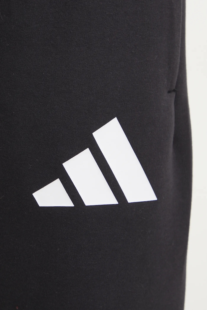 Спортивные штаны adidas Future Icons чёрный JD4910