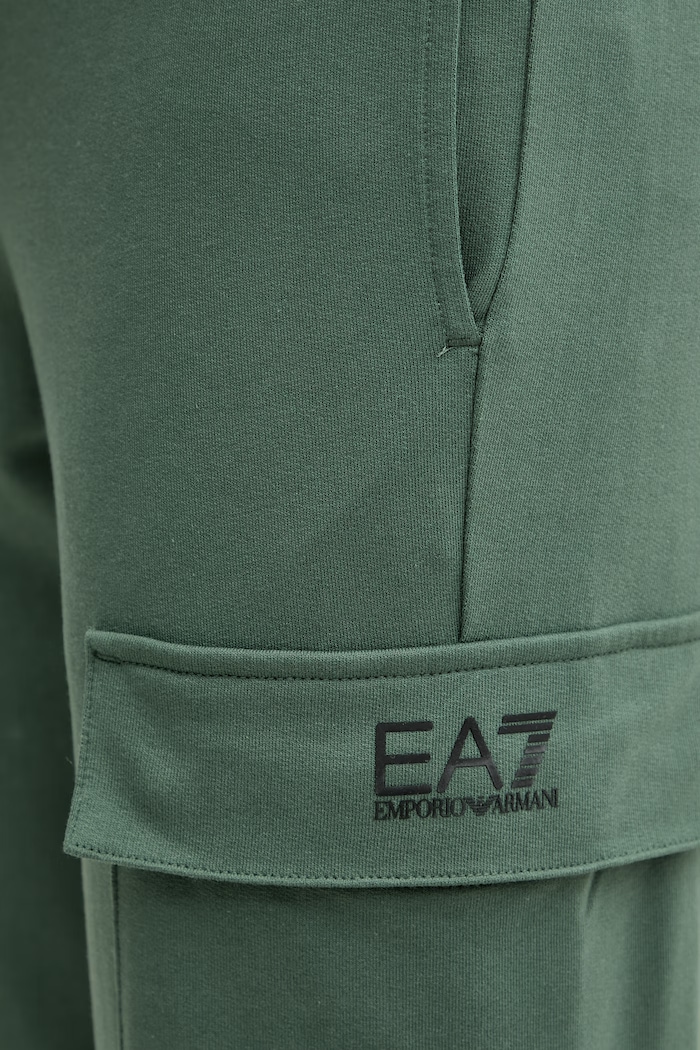 Bavlnené tepláky EA7 Emporio Armani zelená PJVRZ.8NPP67