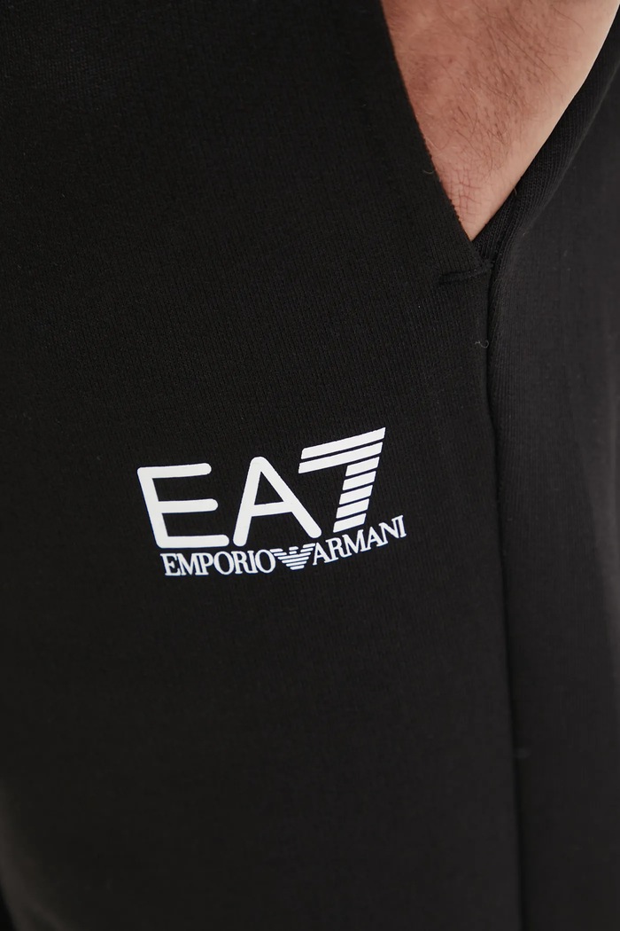 EA7 Emporio Armani spodnie dresowe czarny PJVRZ.8NPP66