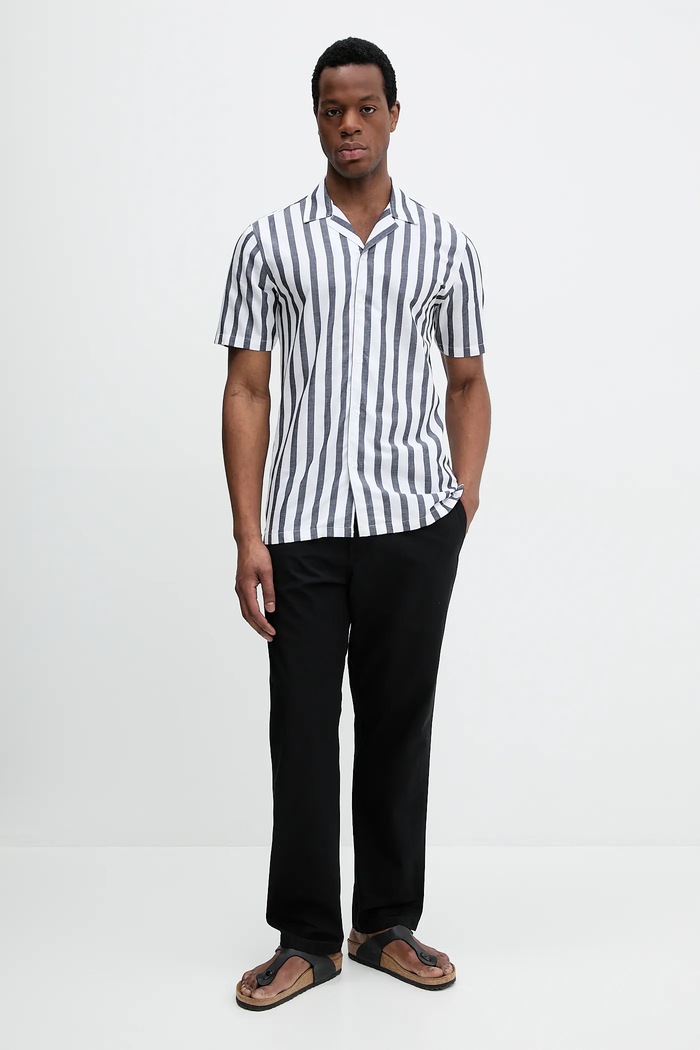 Bavlněné kalhoty United Colors of Benetton 4KVBUF05F černá SS25