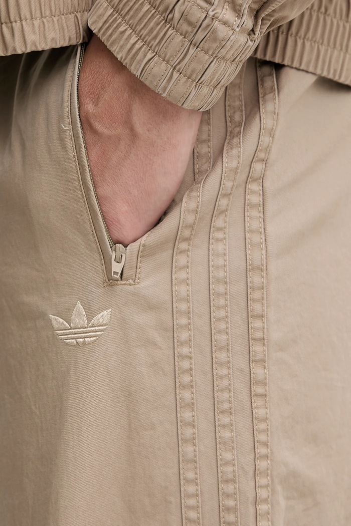 Bombažne hlače adidas Originals Firebird Pants KC0689 zelena