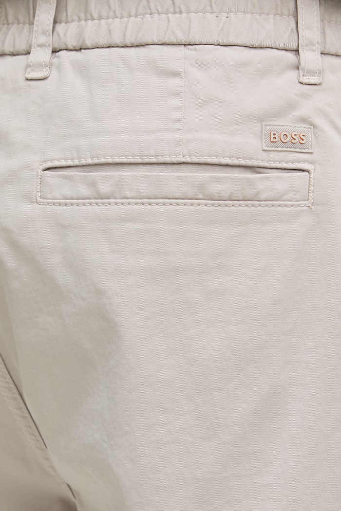 BOSS Orange chino kratke hlače moške bombažne z elastanom bež 50536885