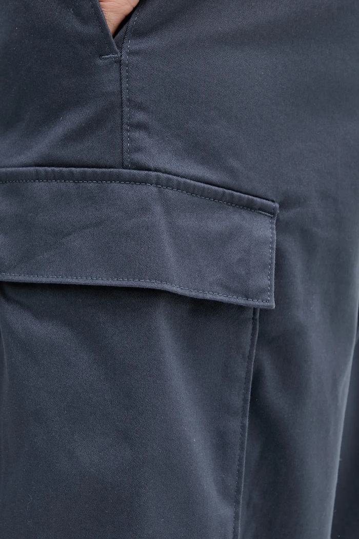 Hlače Calvin Klein Jeans mornarsko plava LV040EM616