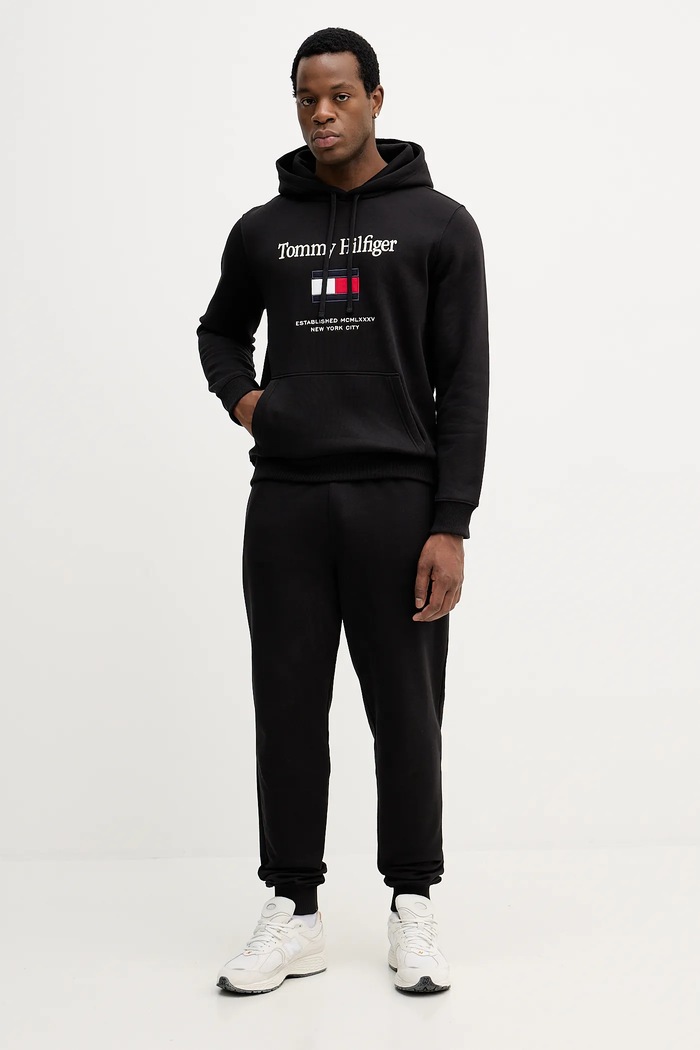 Tommy Hilfiger teplákové nohavice pánske bavlnené MW0MW37236 čierna SS26