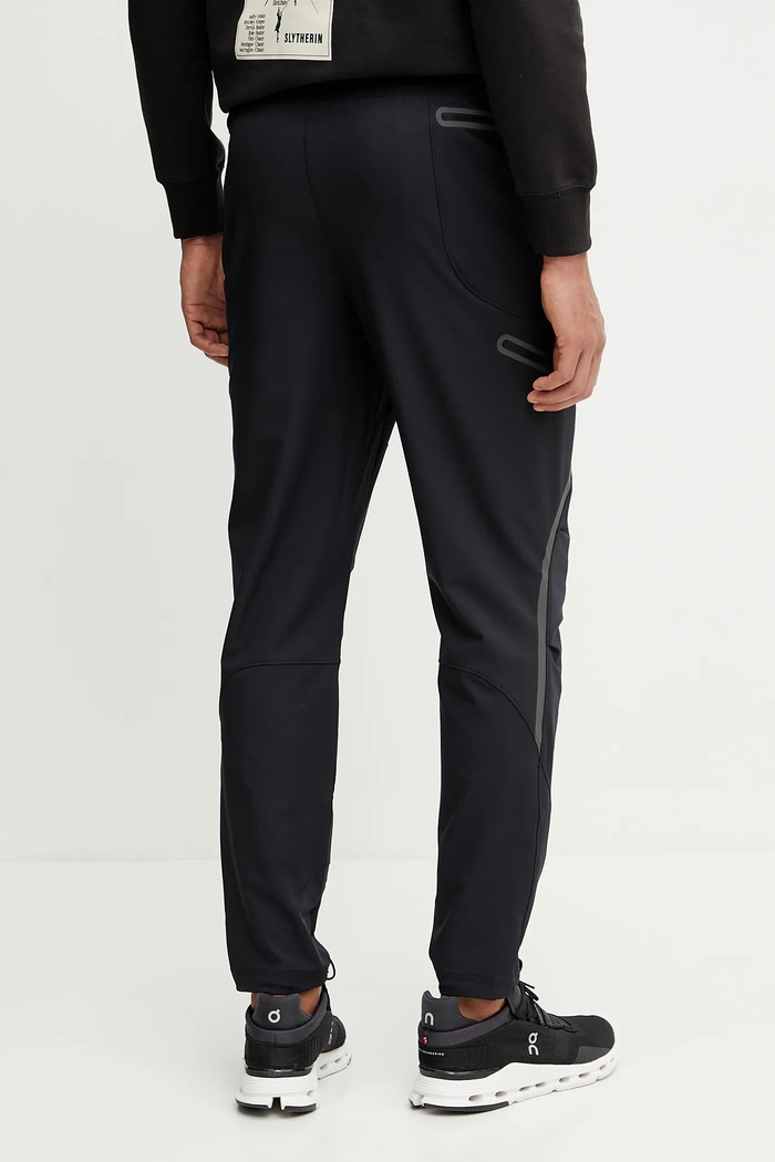 Odzież Under Armour spodnie dresowe Unstoppable 1390256 czarny