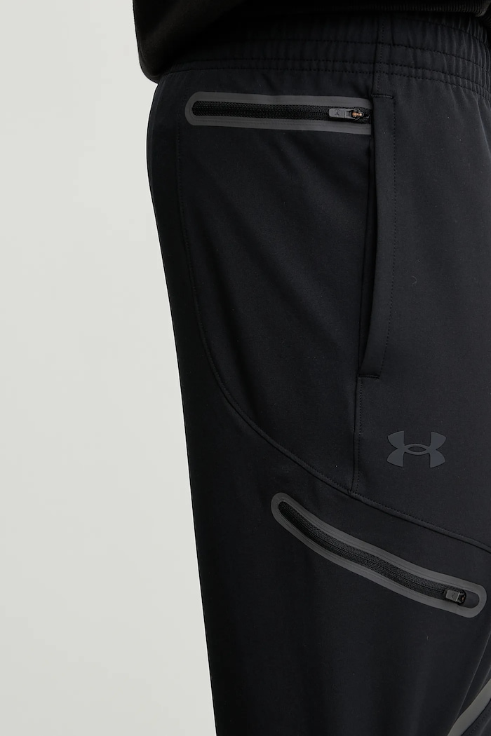 Under Armour spodnie dresowe Unstoppable czarny 1390256