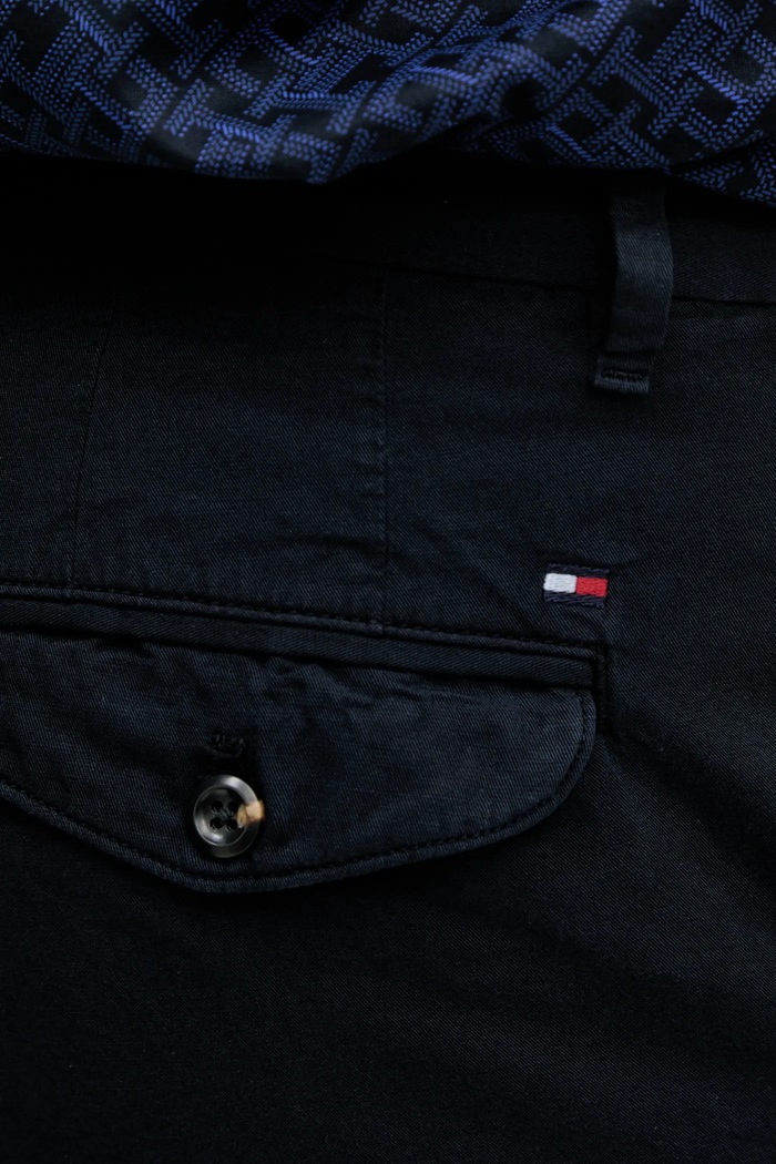 Tommy Hilfiger pantaloni din amestec de in bleumarin MW0MW38792