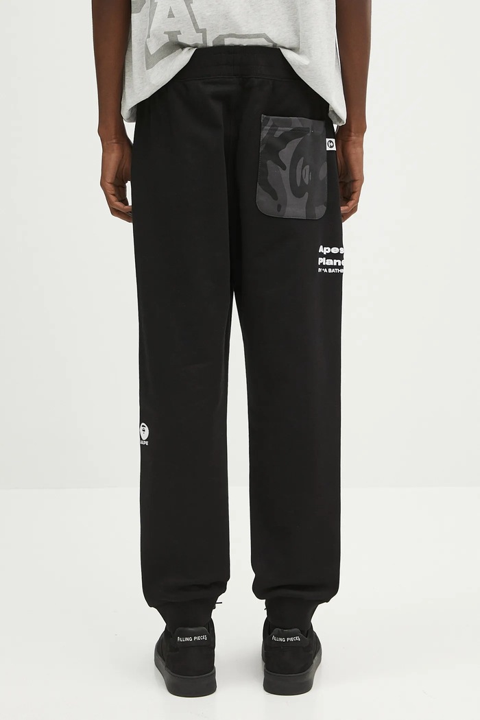 Дрехи Спортен панталон AAPE Main Sweat AAPPTMB637XXN черен