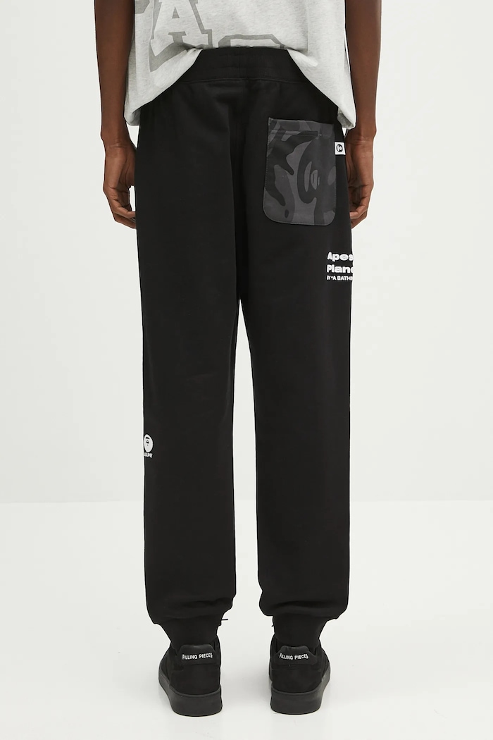 Дрехи Спортен панталон AAPE Main Sweat AAPPTMB637XXN черен
