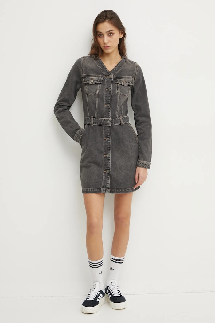 Džínové šaty Tommy Jeans DW0DW20154 šedá SS25