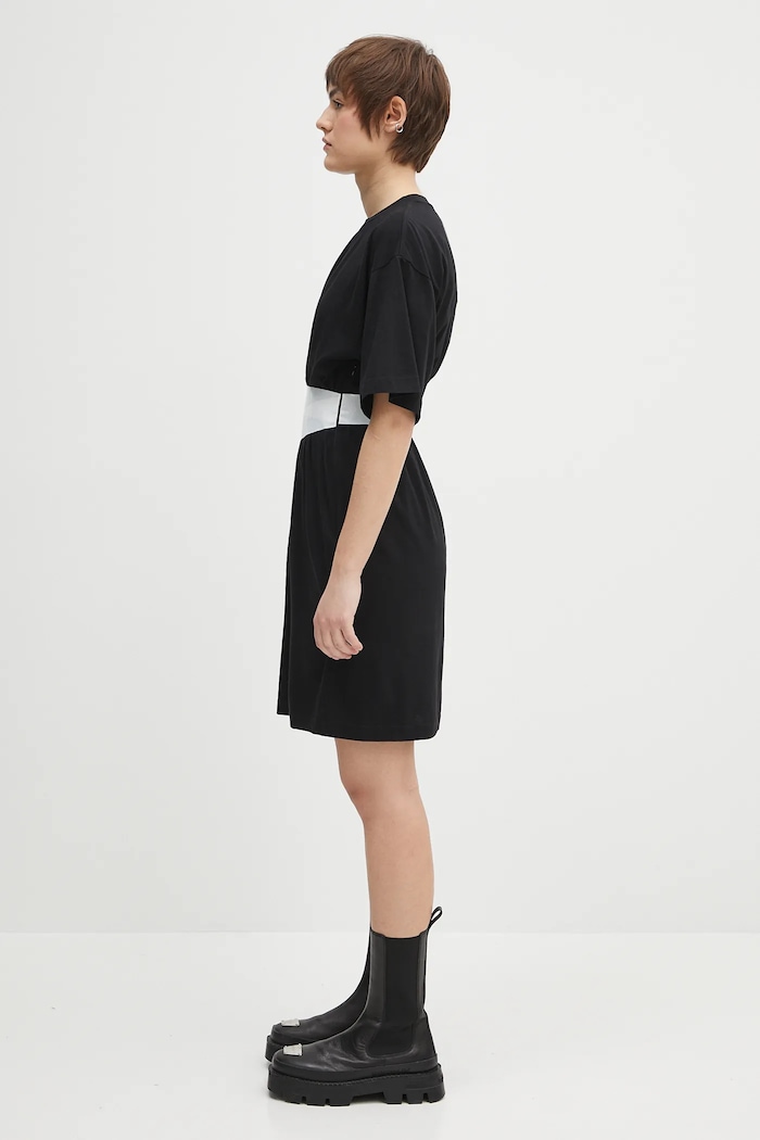 MM6 Maison Margiela sukienka bawełniana S52DA0063 czarny SS25
