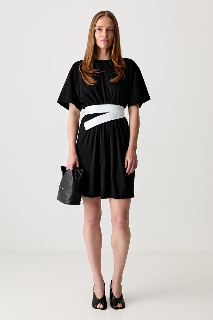 MM6 Maison Margiela sukienka gładka bawełniana S52DA0063 czarny