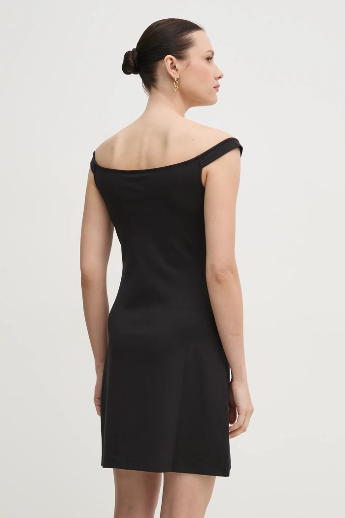 Oblečenie Šaty Calvin Klein Jeans J20J225541 čierna