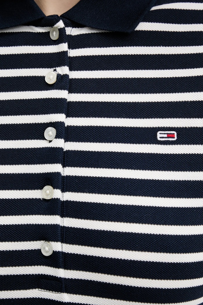 Tommy Jeans kiszélesedő ruha pamut elasztánnal DW0DW20383