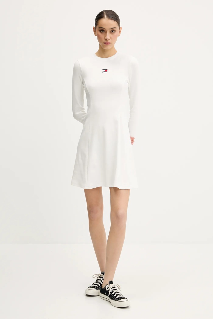 Tommy Jeans sukienka DW0DW20666 biały SS25