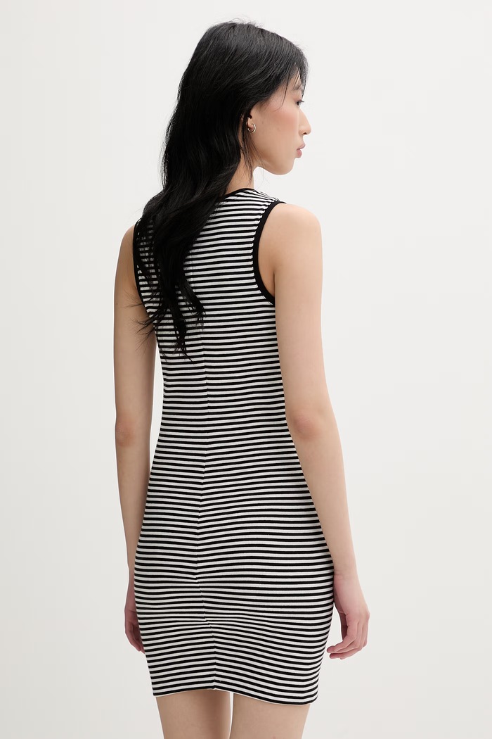 Oblečení Tommy Jeans bodycon šaty bavlněné s elastanem DW0DW20674 černá