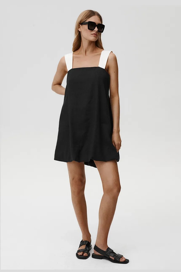 Undress Code sukienka lniana Daisy Dress 897 czarny SS25