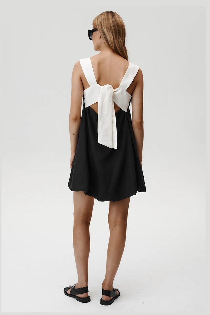 Odzież Undress Code sukienka lniana Daisy Dress 897 czarny