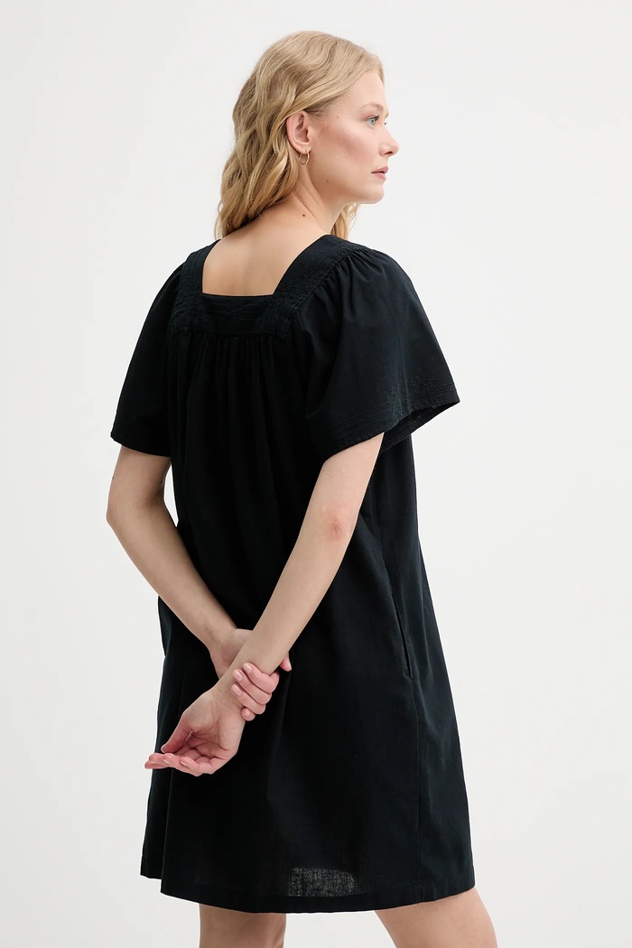 Odzież Levi's sukienka z domieszką lnu AMBRE BABYDOLL DRESS 001HT czarny