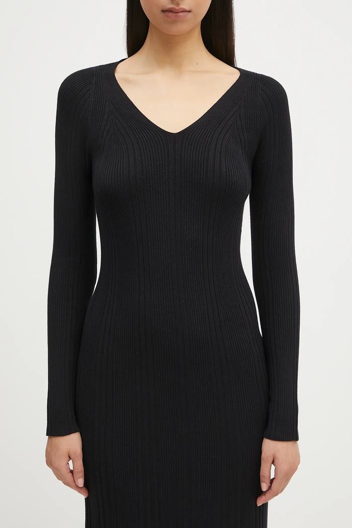 Šaty Samsoe Samsoe Sacheryl V-Neck černá F25100046
