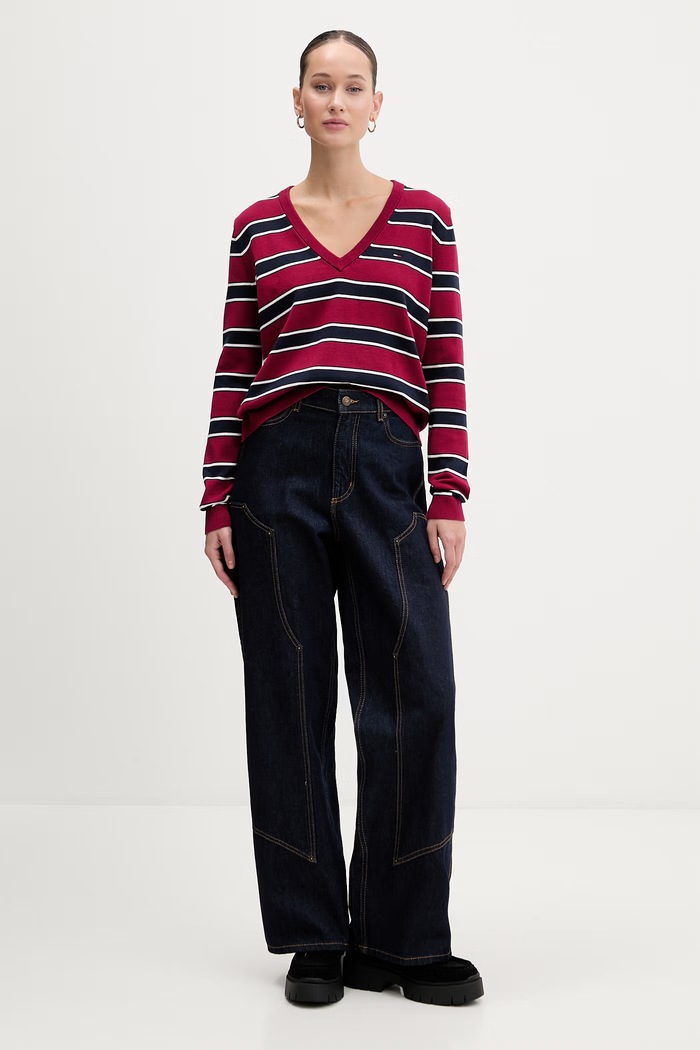 Bombažen pulover Tommy Jeans DW0DW19888 bordo SS26