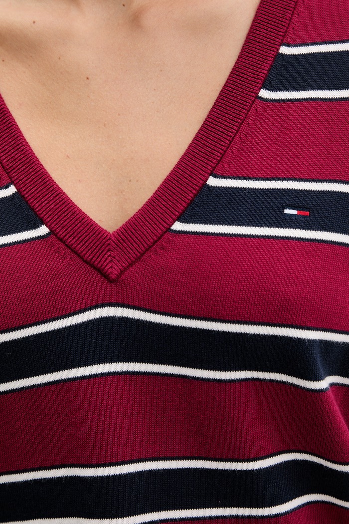 Bombažen pulover Tommy Jeans DW0DW19888 bordo