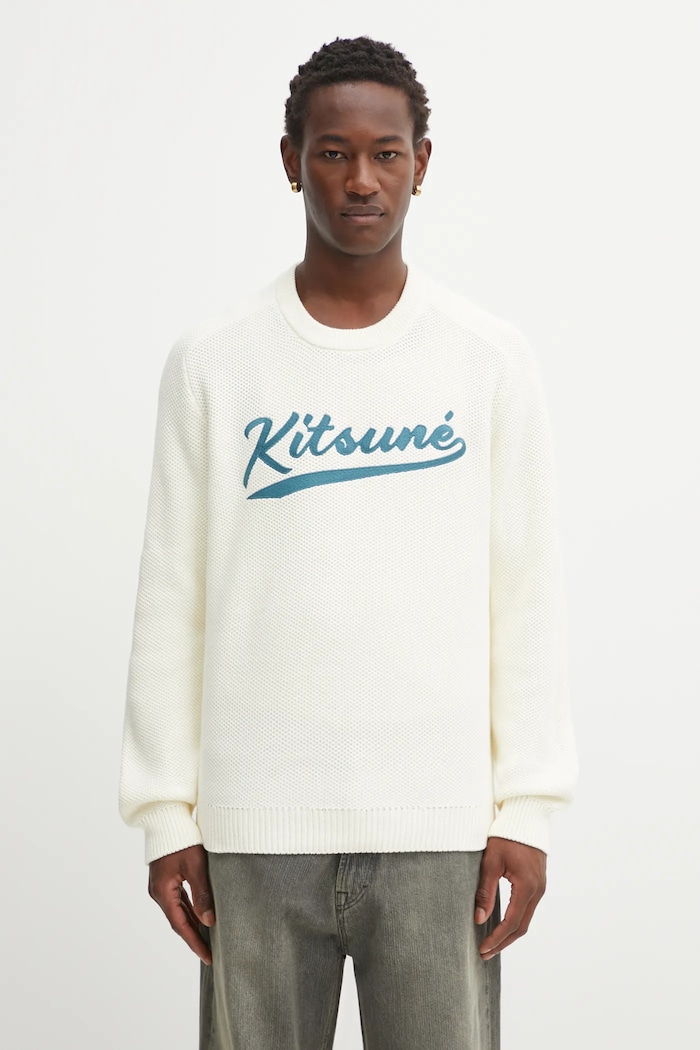 Sveter Maison Kitsuné Kitsune Varsity Embroidered nášivka béžová OM00808KT1137