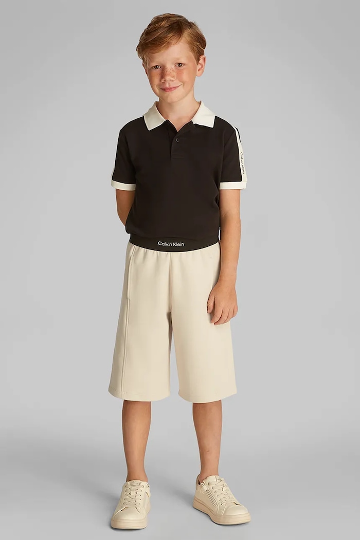 Παιδικό σορτς Calvin Klein Jeans με ελαστάν μπεζ IB0IB02436.PPYA