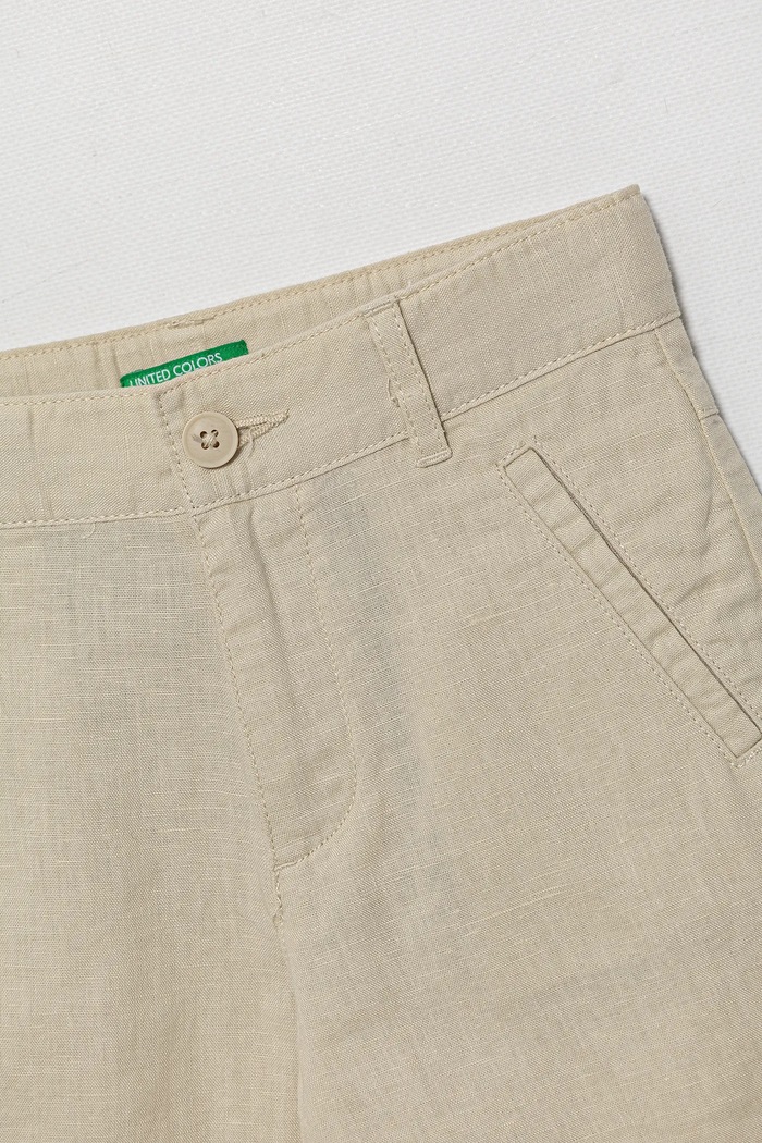 Dječaci Dječje lanene kratke hlače United Colors of Benetton 43WBG901G.P.Seasonal bež