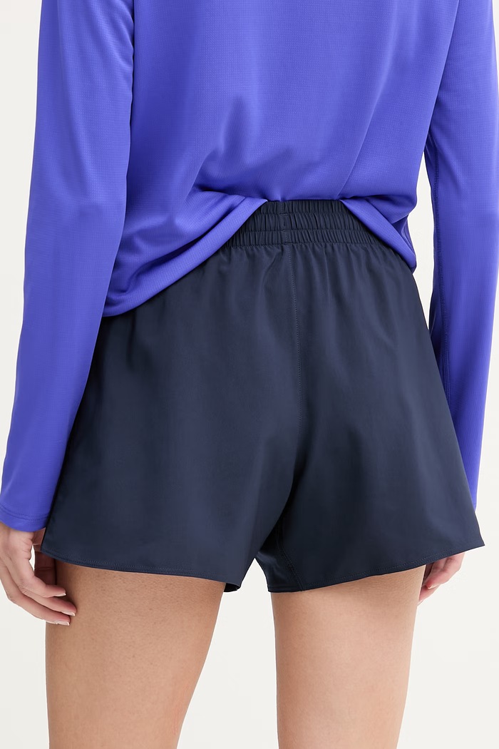 Îmbrăcăminte Asics pantaloni scurți de alergare Core 2012D168 bleumarin
