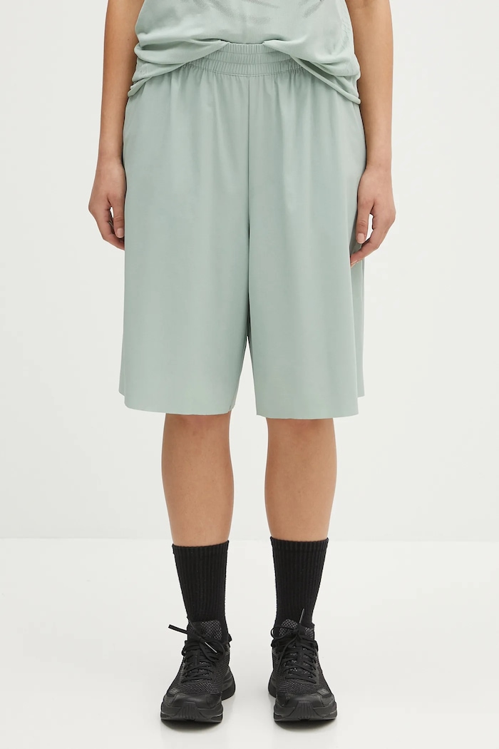 MM6 Maison Margiela pantaloncini tessuto elasticizzato verde S52MU0131.M35417