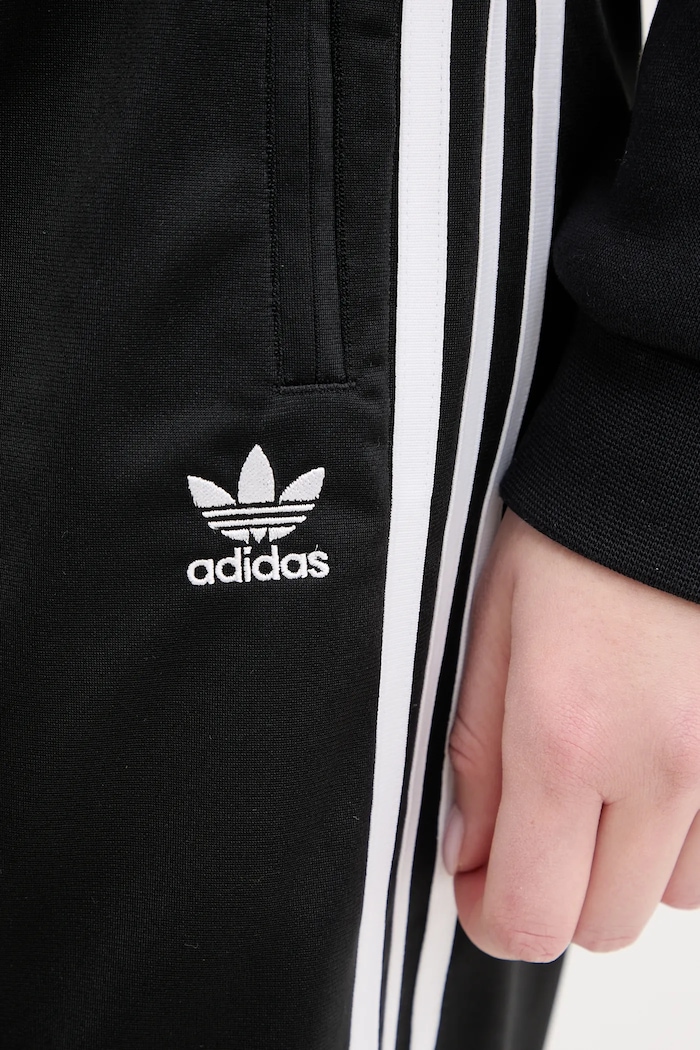 adidas Originals szorty Firebird czarny JD0286