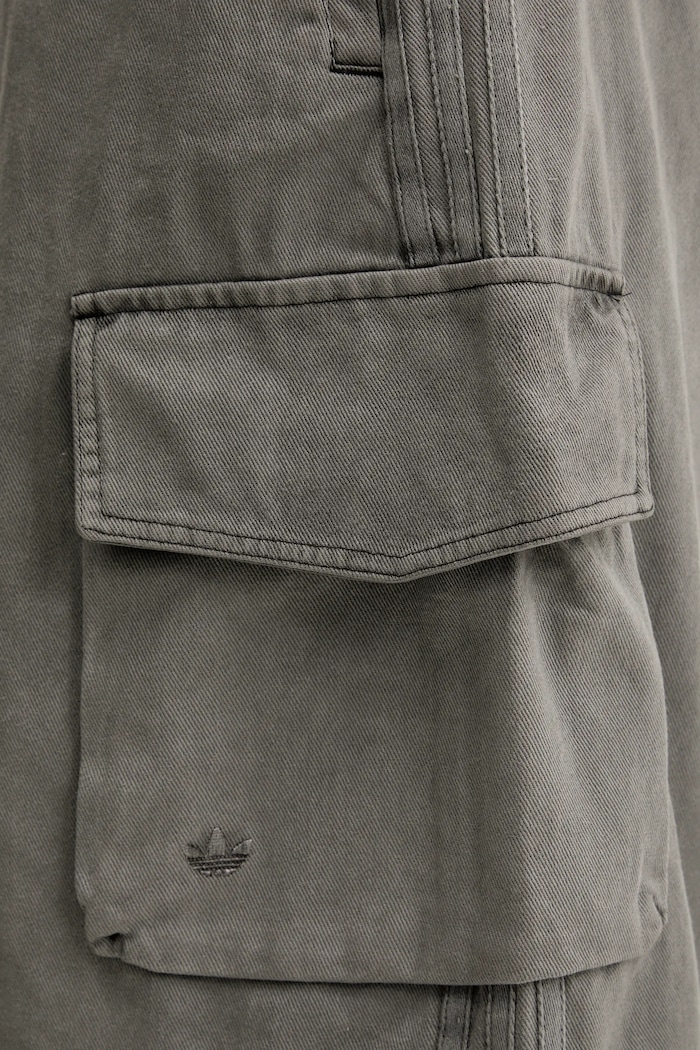 adidas Originals pantaloncini di jeans Cargo Jorts grigio JD0139