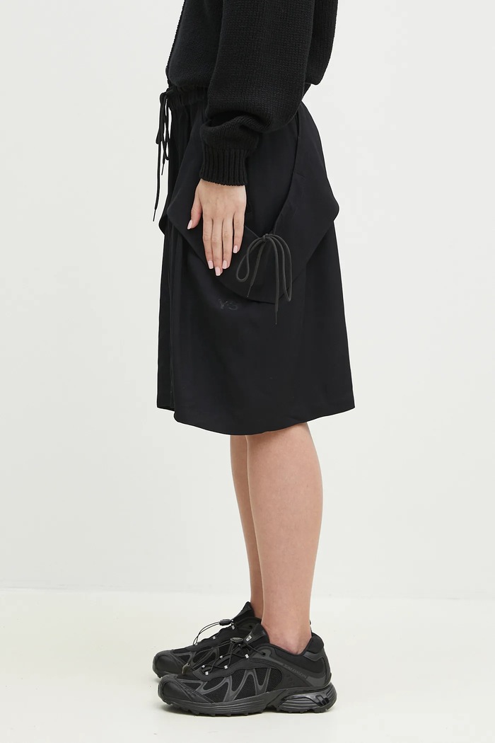Шорти Y-3 Rayon Twill Shorts JD1764 чорний SS25