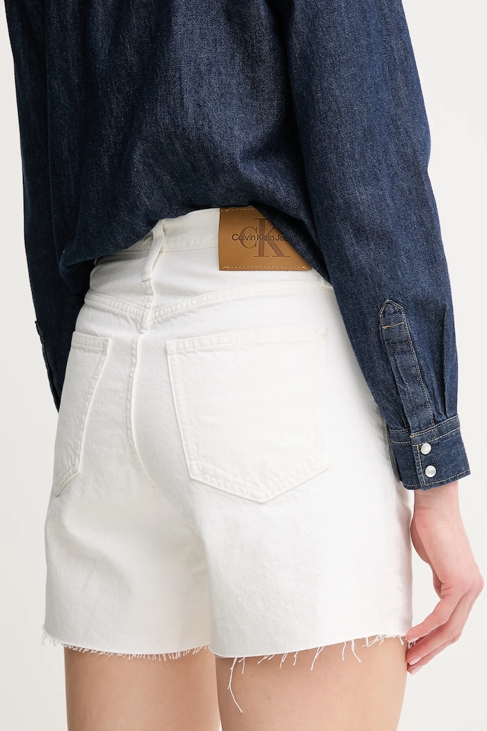 Oblečenie Rifľové krátke nohavice Calvin Klein Jeans J20J225153 biela