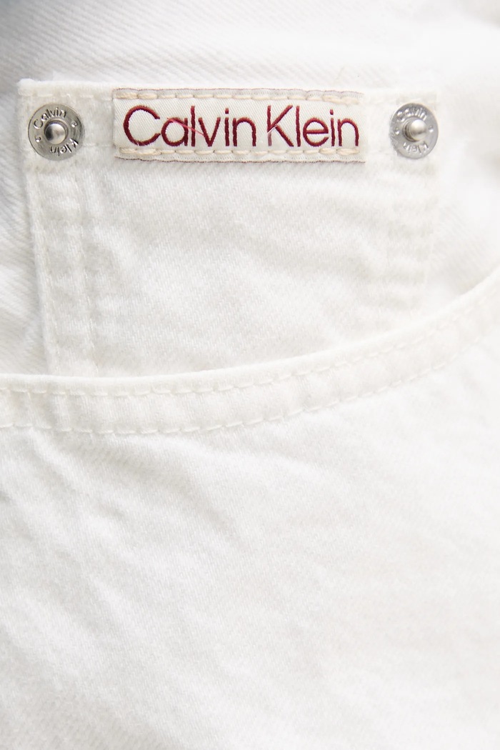 Rifľové krátke nohavice Calvin Klein Jeans biela J20J225201