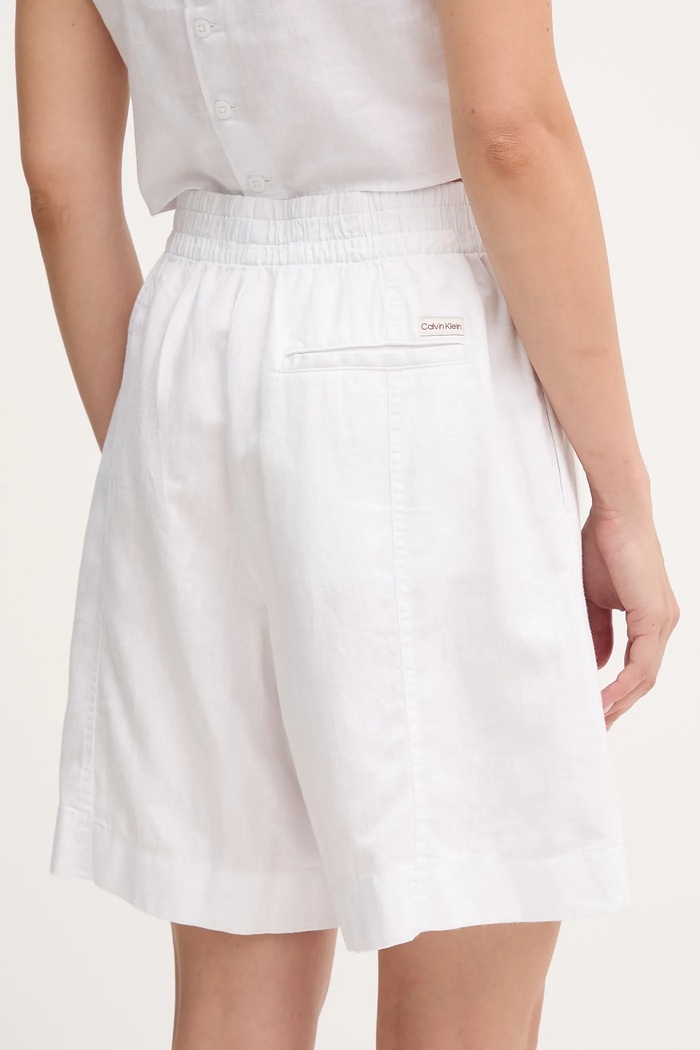 Odzież Calvin Klein Jeans szorty z domieszką lnu J20J225219 biały