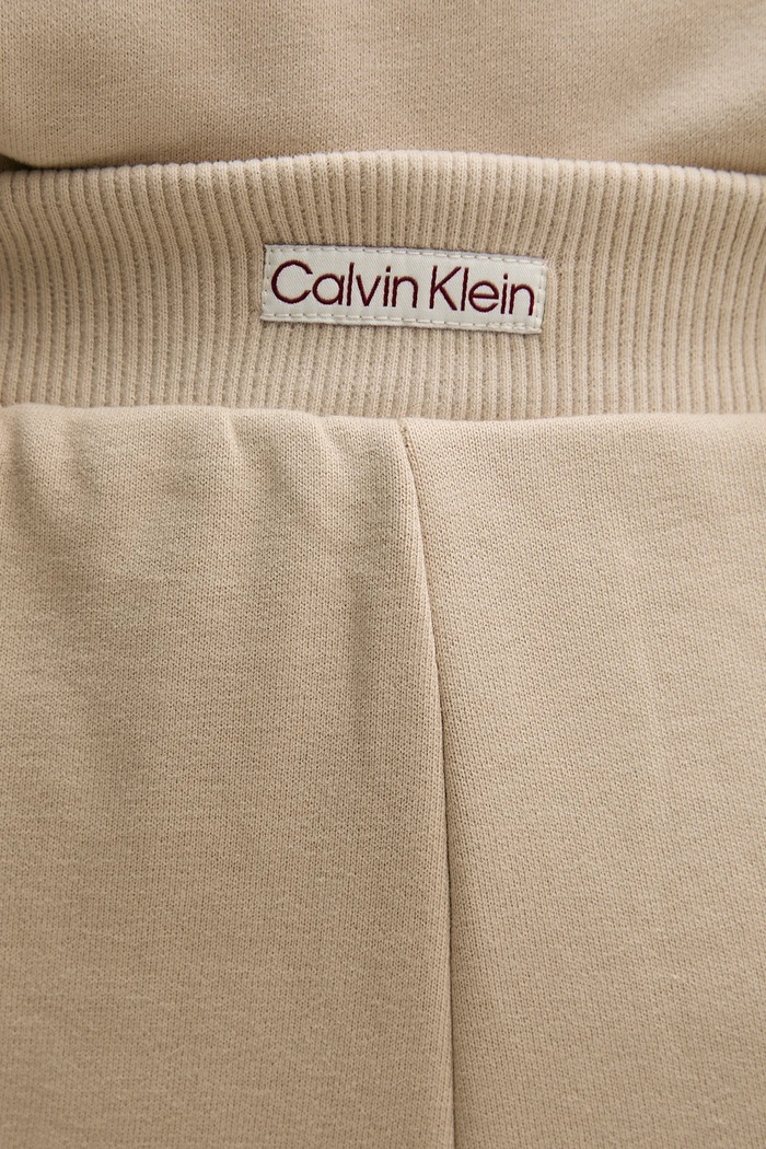 Calvin Klein Jeans szorty bawełniane beżowy J20J225525