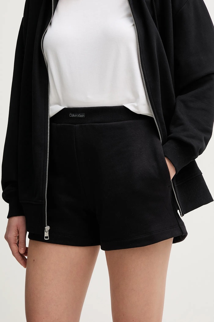 Bavlněné šortky Calvin Klein Jeans high černá J20J225525