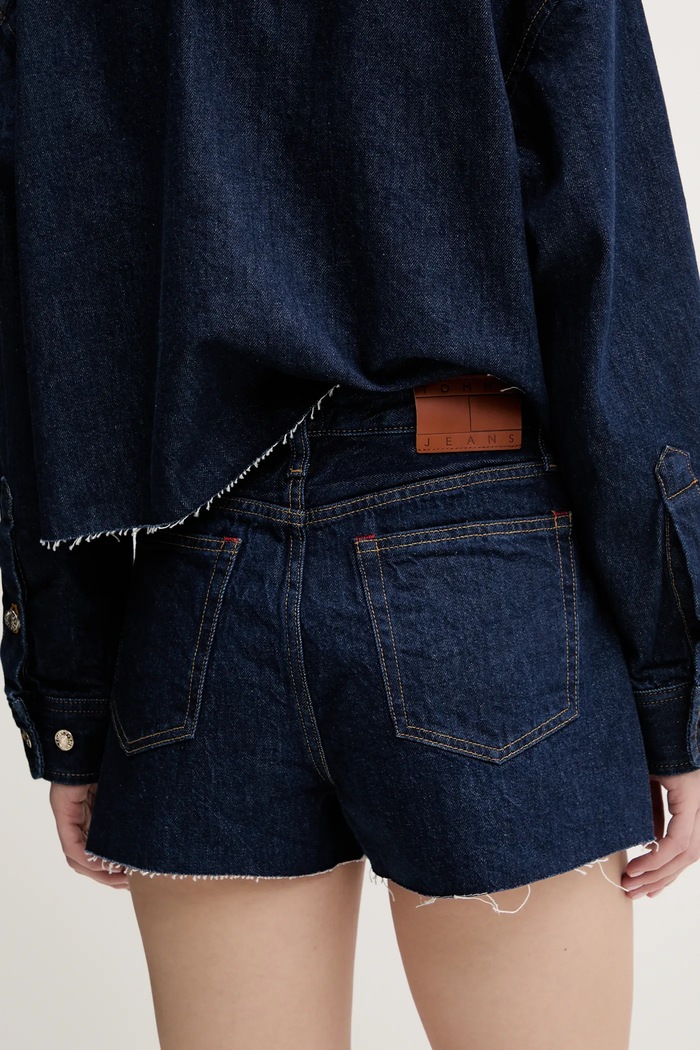 Oblečenie Rifľové krátke nohavice Tommy Jeans DW0DW20094 tmavomodrá