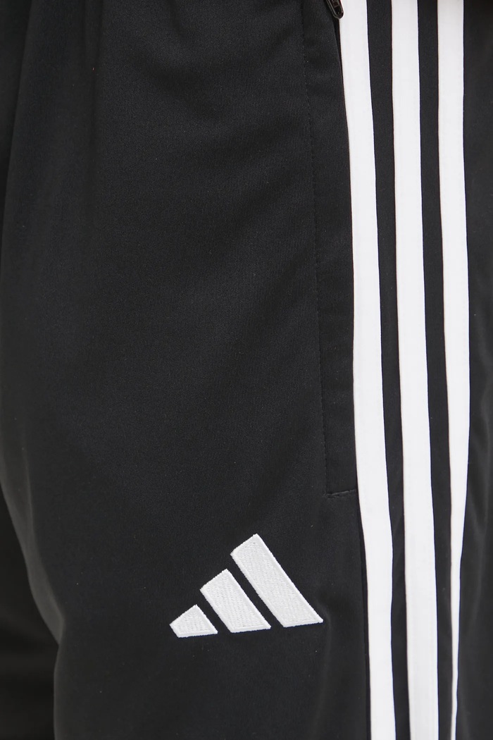 Kratke hlače za trening adidas Performance Tiro Essentials crna JD0430