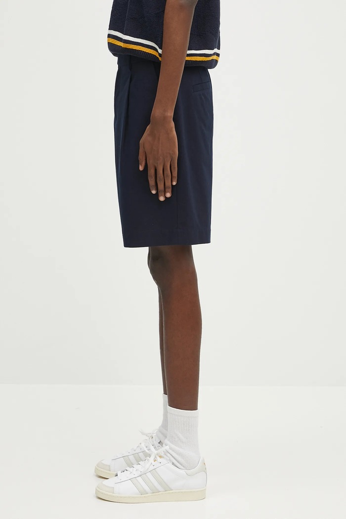 Bavlnené šortky A.P.C. short crew COHFU.H10198 tmavomodrá SS25