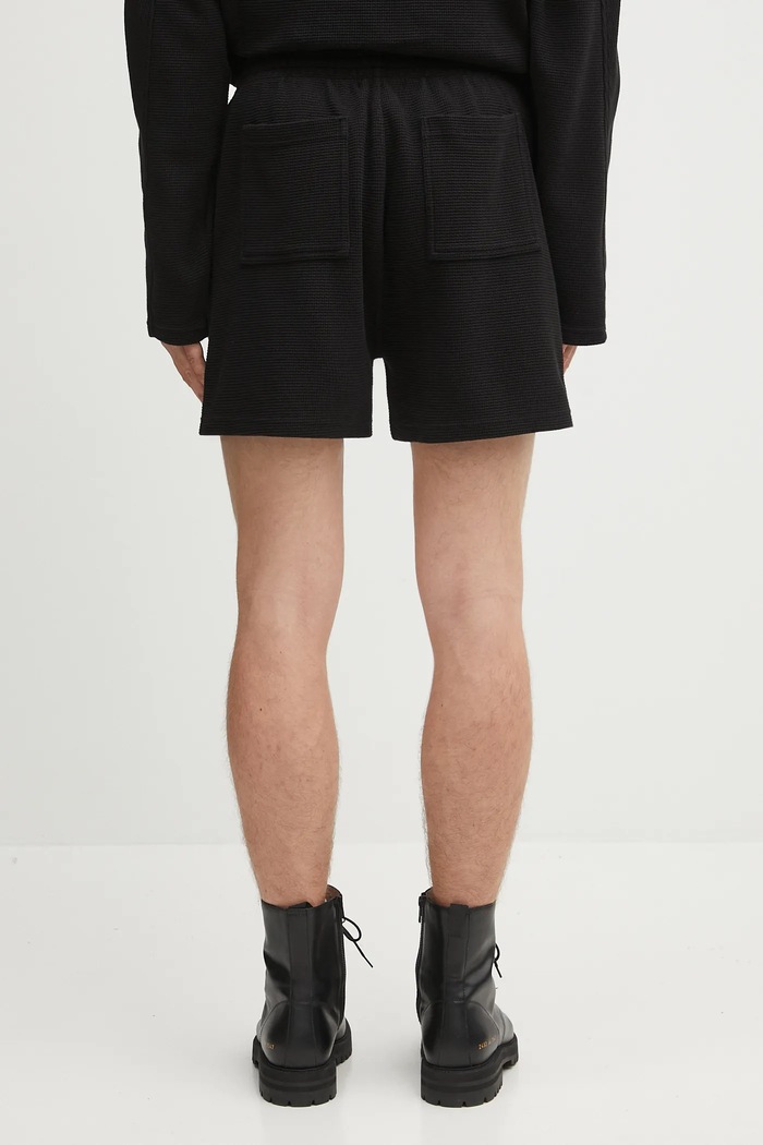 Одежда Хлопковые шорты Represent Waffle Shorts MLM41207.01 чёрный