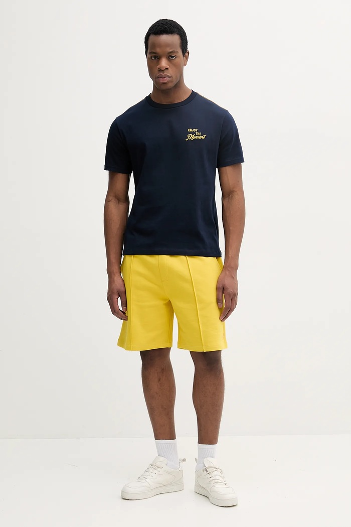 United Colors of Benetton Teplákové šortky pánské bavlněné 342ZU900X žlutá SS26